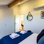 Sunny 2 Bedroom Balcony & Rooftop Views * Lisbon