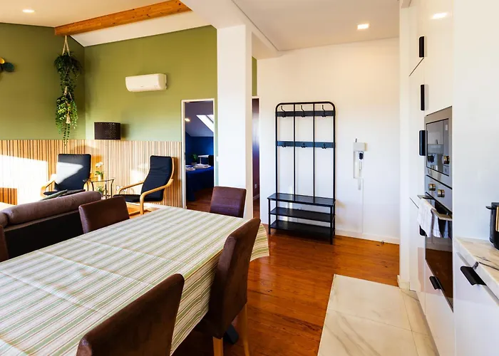 Appartement Sunny 2 Bedroom Balcony & Rooftop Views Lissabon