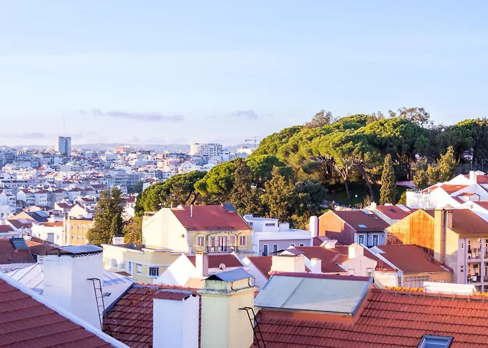 Sunny 2 Bedroom Balcony & Rooftop Views شقة Lisboa