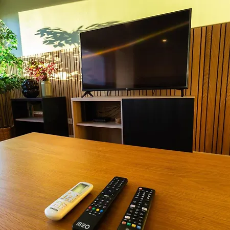 아파트 Sunny 2 Bedroom Balcony & Rooftop Views