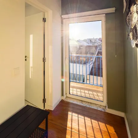 아파트 Sunny 2 Bedroom Balcony & Rooftop Views 리스본