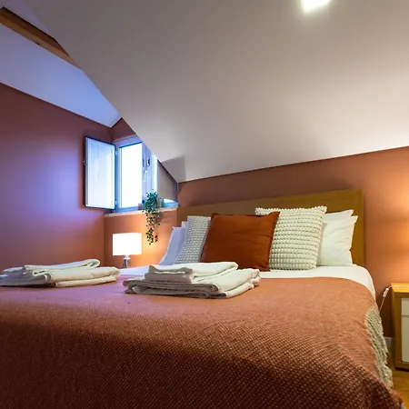 아파트 Sunny 2 Bedroom Balcony & Rooftop Views *
